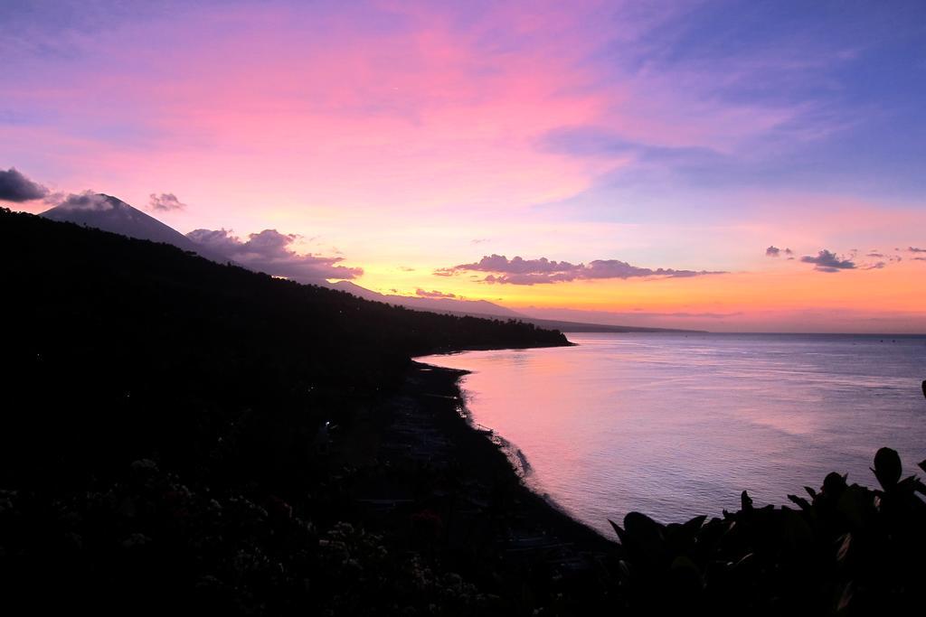 Waenis Sunset View Hotel And Restaurant, Amed, Bali Kültér fotó