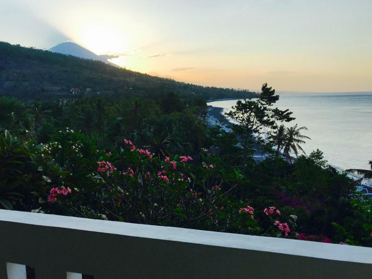 Waenis Sunset View Hotel And Restaurant, Amed, Bali Kültér fotó