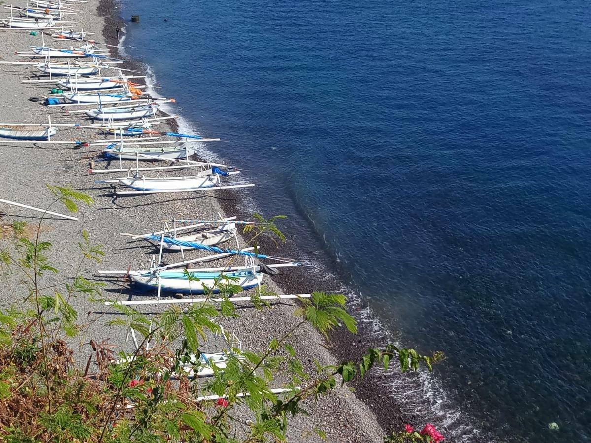 Waenis Sunset View Hotel And Restaurant, Amed, Bali Kültér fotó